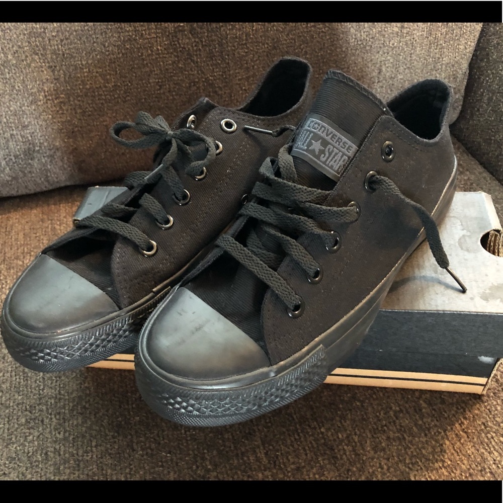 All black converse All Star Chucks womens 8.5 shoe